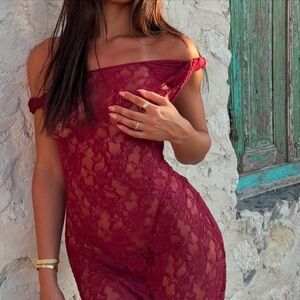 Elegant Burgundy Lace Mini Dress